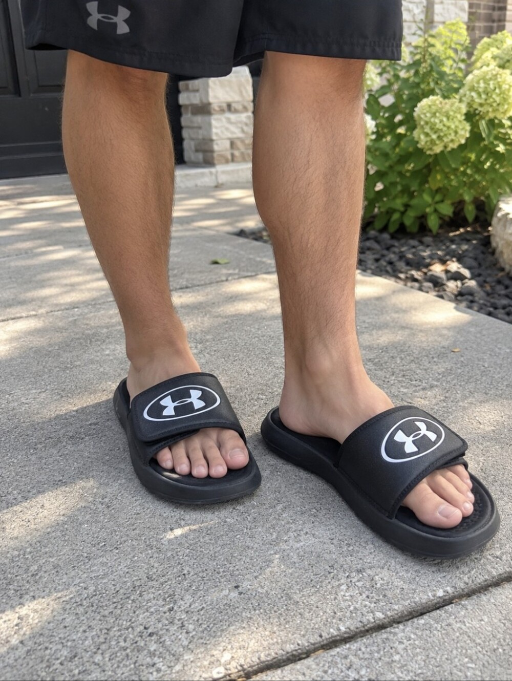 Under Armour Ignite Pro 8 Black Adjustable Slides Men’s Size 8